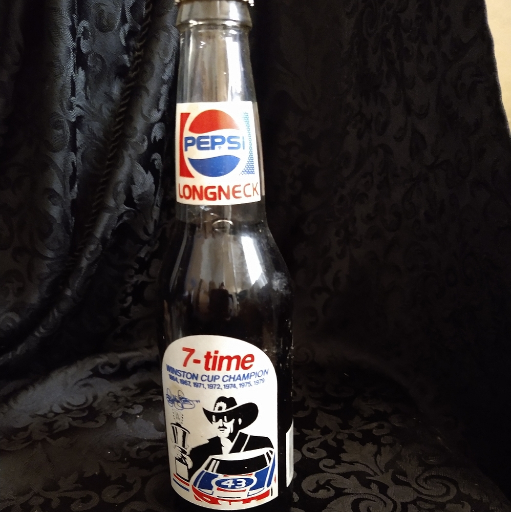 12 oz Pepsi Long Neck 7 Time Winston Cup Champ Richard Petty Bottle